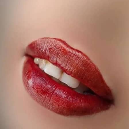 تینت لب قهوه ای بر پایه آب